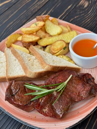 Стейк зі свинини (470/30г)