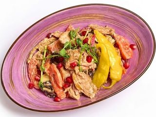 Салат "Сванський" з подвійною куркою (300g)