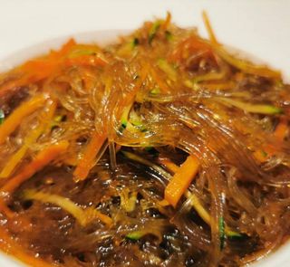 Spaghetti di soia con verdure