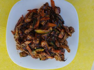 Piletina sa sušenim tofu sirom i povrćem u ostriga sosu