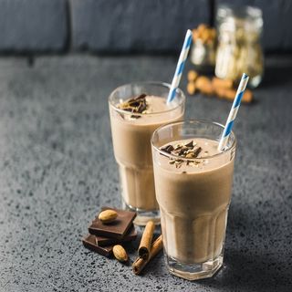 Almond Coffee Rose Shake 300Ml