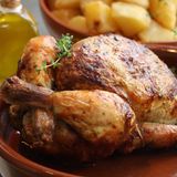 1/2 Pollo Asado al limón con hierbas finas con su salsa del asadero