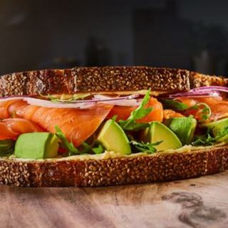 Ciabatta cu somon si avocado