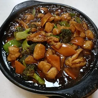 Chicken Served In Foil Hotpot