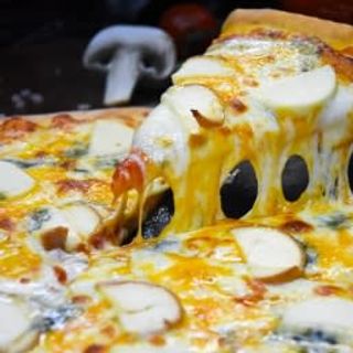 Пица Формаджи (1500г)