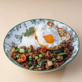 Pad Kra Pao Moo Sab (solo con cerdo y medium picante)