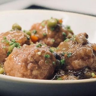 Platillo de albondigas