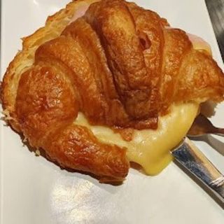 Croissant York