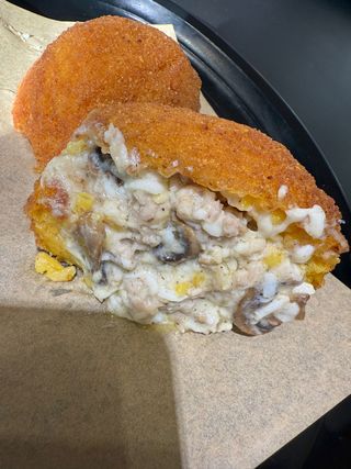 Arancina salsiccia