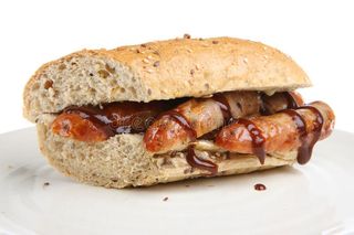 Offre sandwich au saucisses + ( jus gratuit)