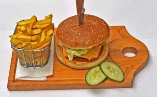 Classic burger + Kolač