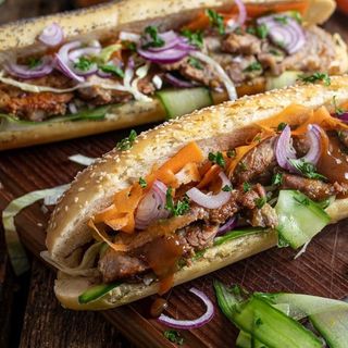 Sandwich viande hachée + frites + salade