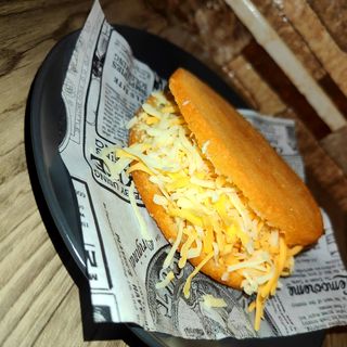 Arepa Tres Quesos