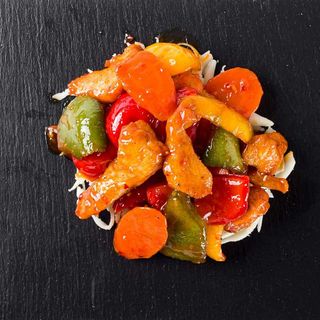 Piept de pui cu legume