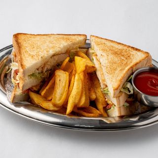 Сэндвич клаб с курицей (200г)