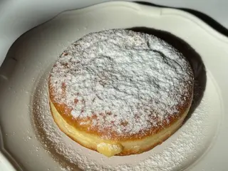 Пончик з кокосом (120g)