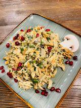 სოკოს სალათი ვაშლით და ნიგვზით