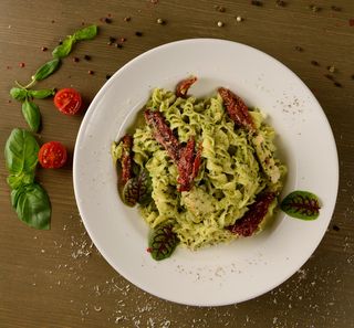 Фузилии с курицей (300г)