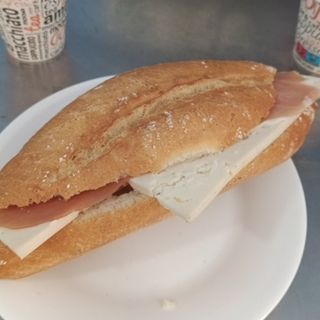 Bocadillo Jamón Serrano Y Queso Semiduro Cuevas Del Rey De Tejeda