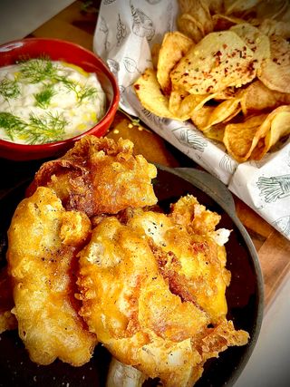 Fish & chips cu sos tartar