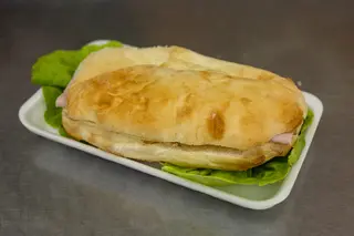 Tost sa pečenicom 400g