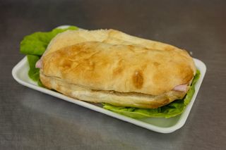 Tost sa pečenicom 400g