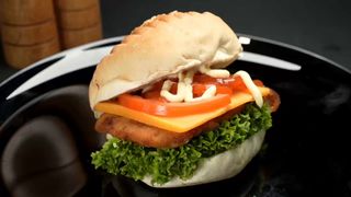 Sandwich cu snitel de pui