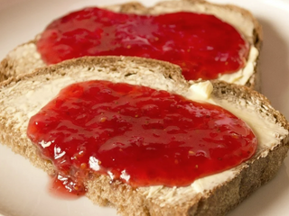 Tostada Con Mantequilla Y Mermelada