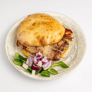 Ražnjići u lepinji, luk