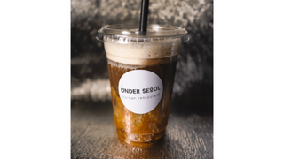 Iced jujube hochija latte (vegan)