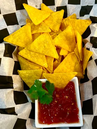 Pico de gallo y nachos