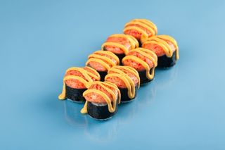 Запеченный с лососем и яки шапкой