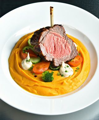 Karkówka z warzywami