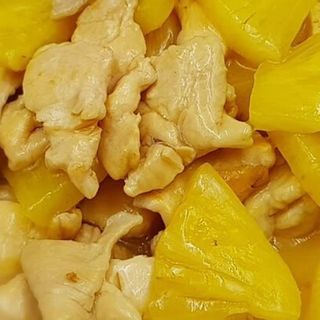 Pollo con piña en almíbar