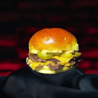 COMBO  HÖFN ESSENTIALS