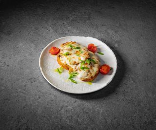 შნიცელი ქათმის გამოცხვარი სოკოთი