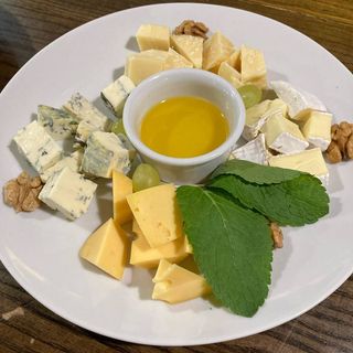 Сирна нарізка (250г)
