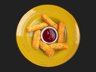 Сирні палички з брусничним соусом