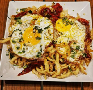 Chanquetes con huevos y pimientos