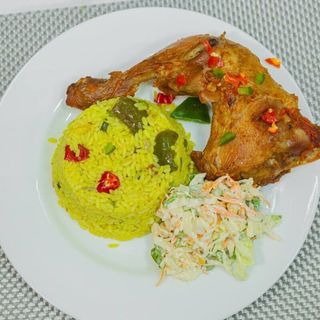 Deluxe meal (Fried rice, coleslaw, chicken & pet drink)