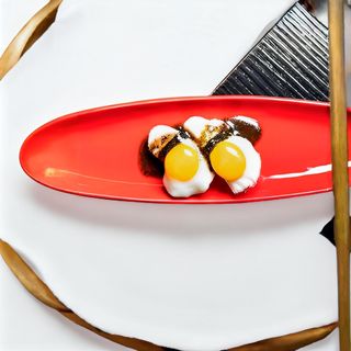 Nigiri de huevo de codorniz con trufa