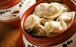 პელმენი ქოთანში არაჟნით