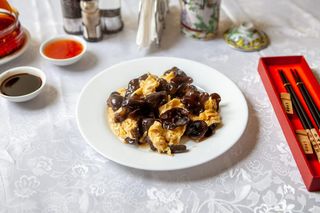 Ouă cu urechi de lemn și orez