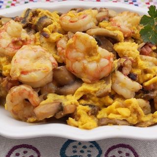 Revuelto de setas y gambas 