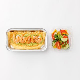 Omletă cu Guacamole și Creveți Tigru