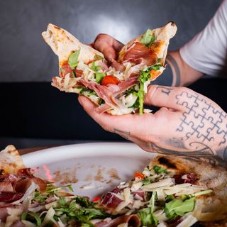 Pizza 400 Roman style 