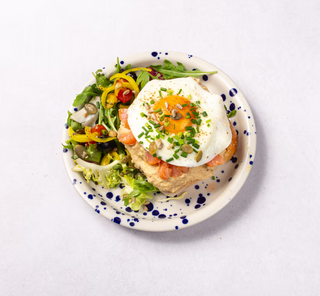 Grzanka Hipster z łososiem