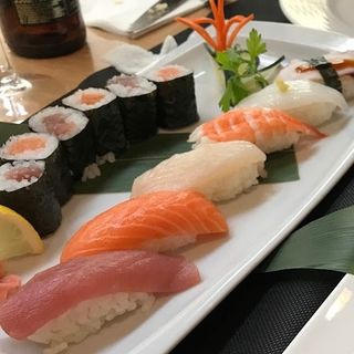 Sushi Moriawase (12 Pzs.)