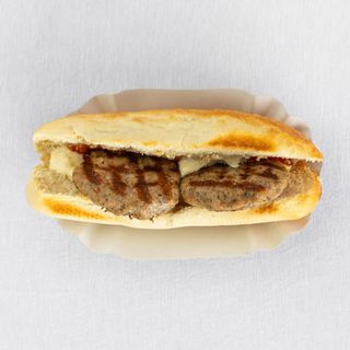 Сандвич с кюфтета и сос (240г)