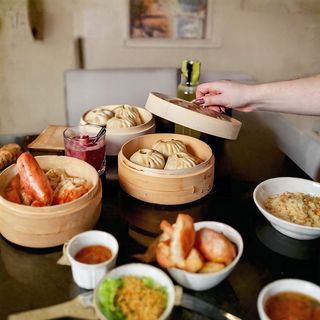 Mix baozi cu sos chilli dulce